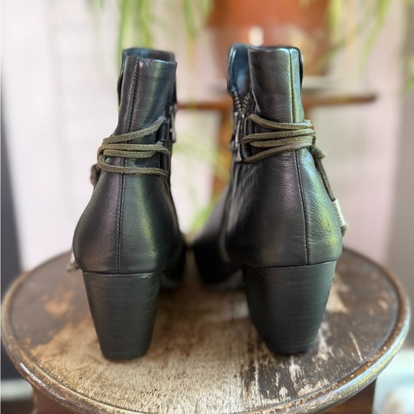 OTBT NWOT Black Peep Toe Ankle Boots with rope hassle detail - Picture 6 of 11